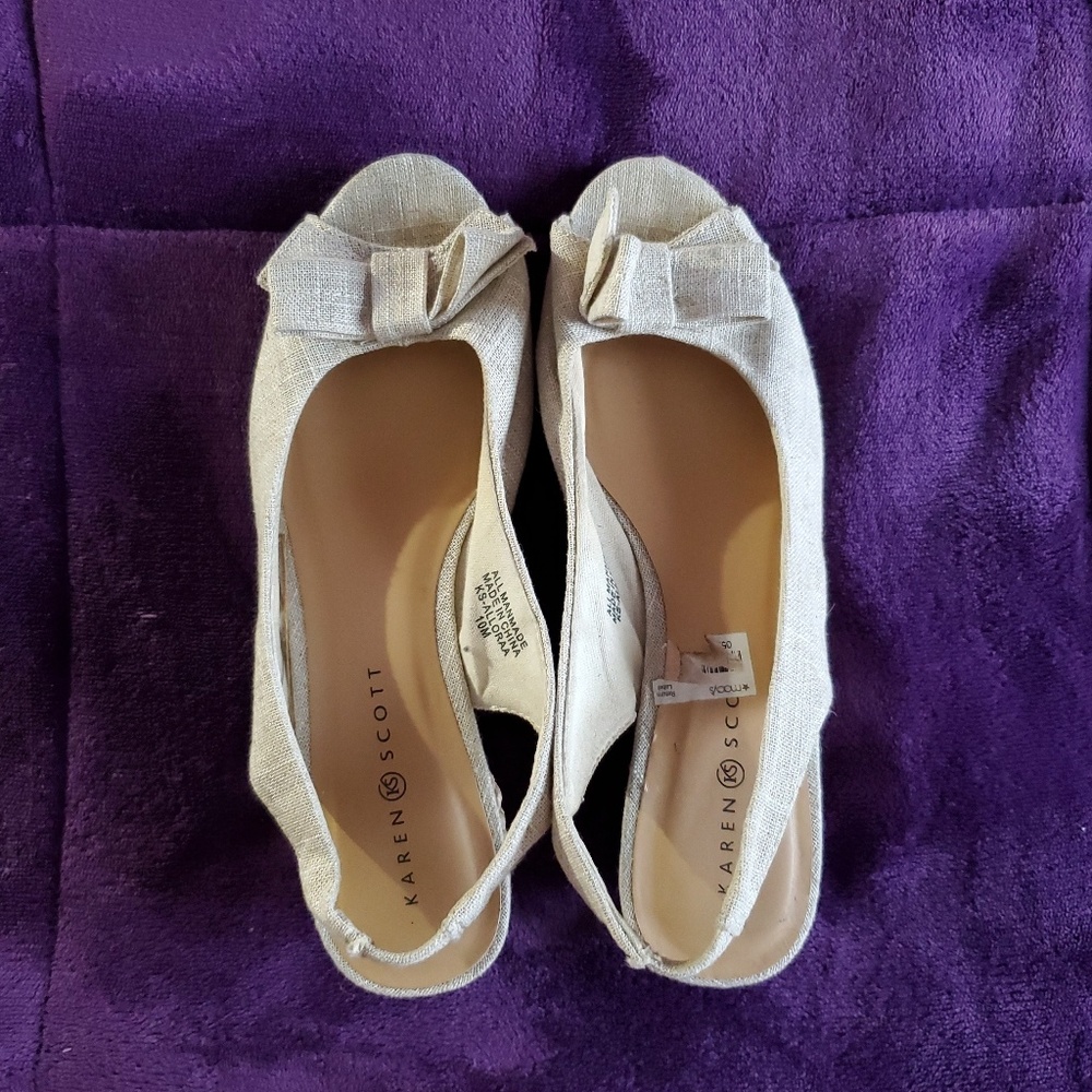 Karen Scott Cream Wedges